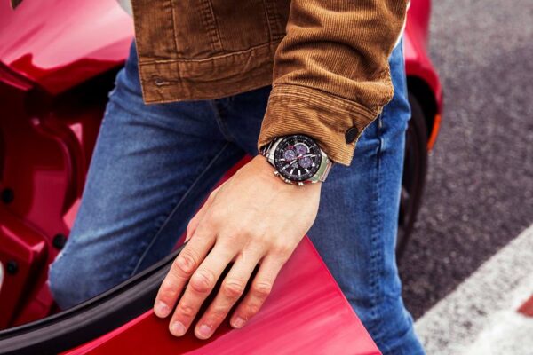 Reloj Edifice casual correa de acero inoxidable EQS-900DB-1AV - Imagen 2